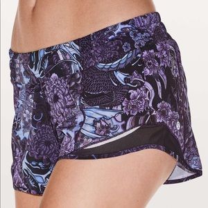 Lululemon Hotty Hot shorts, size 8 regular, 2.5*